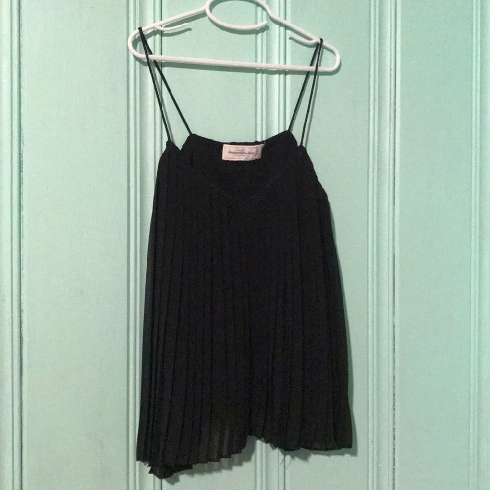 Black Ruffle tank top // Abercrombie & Fitch // XS - Picture 1 of 5